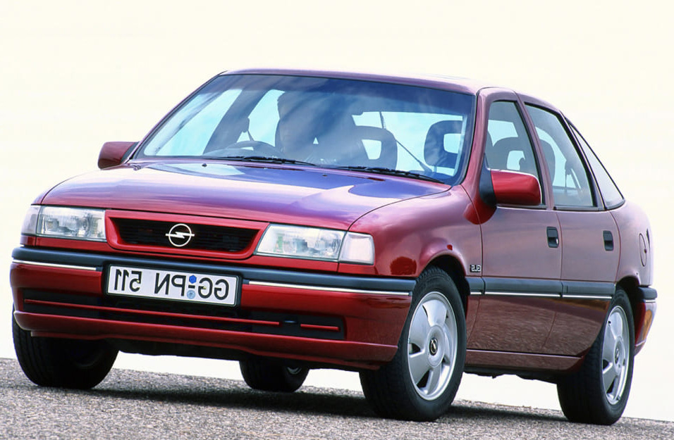 Замена аккумулятора Opel Vectra