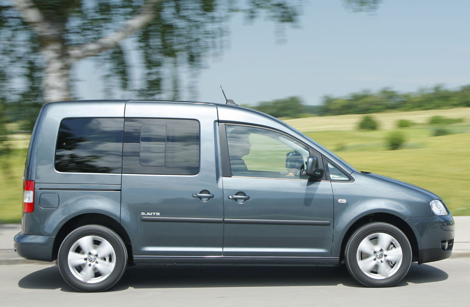Замена аккумулятора Volkswagen Caddy